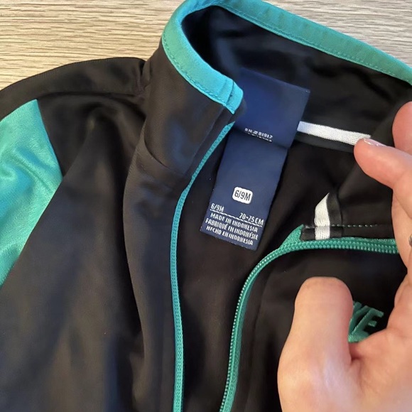 New with tag! Nike 2 piece set 6-9m baby - Picture 2 of 3